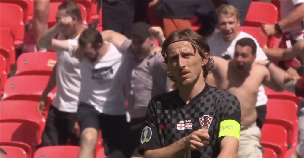 因此消沉 因此消沉